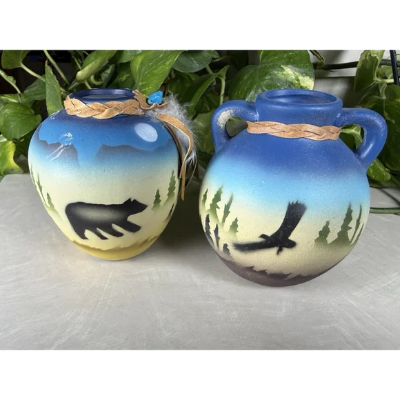 HandPainted Vtg Native American Ceramic Vases Blue Bird Wolf Coyote Bear Feather - Picture 4 of 10